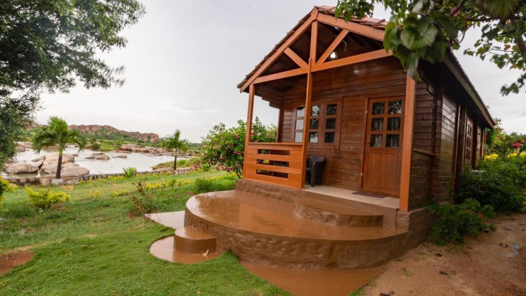 Leo Woods Hampi River View Hotel Buitenkant foto